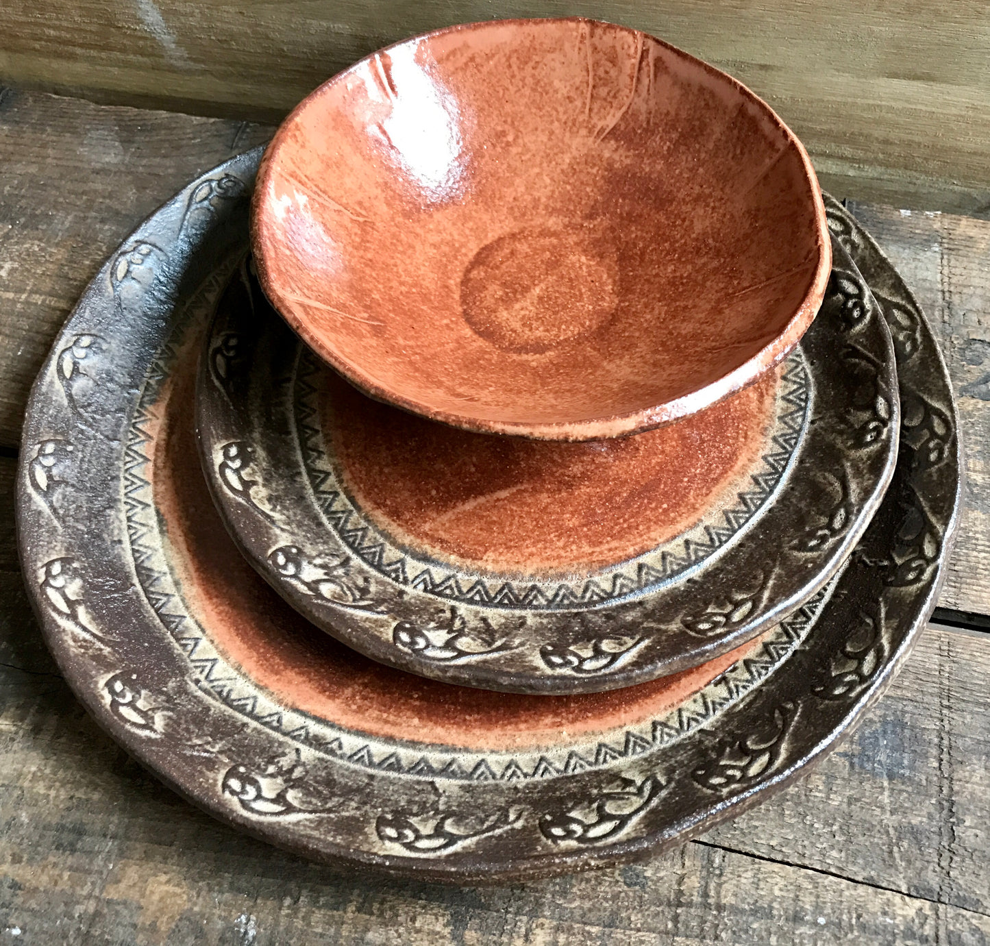 Rustic Wild Buffalo Dinnerware Set Dinner & Salad Plate & Bowl ~ Sedona Red & Brown Glaze