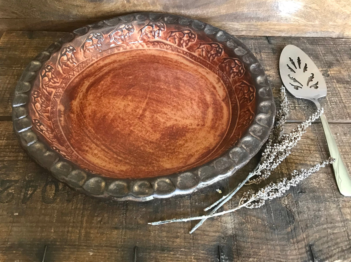 Rustic Wild Buffalo Pie Dish ~ 10” ~ Sedona Red & Brown Glaze