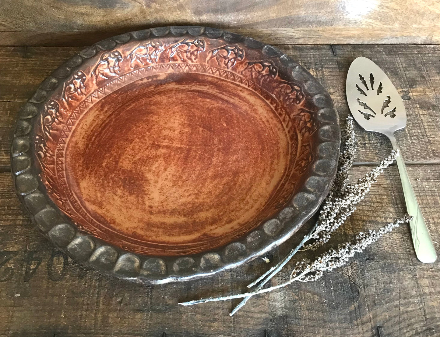 Rustic Wild Buffalo Pie Dish ~ 10” ~ Sedona Red & Brown Glaze